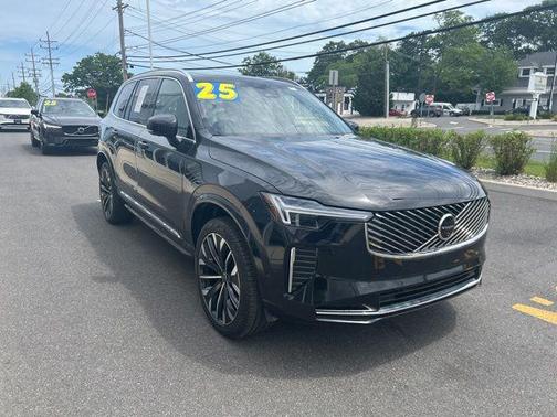 Onyx Black Metallic 2025 Volvo XC90 B6 Plus 7-Seater