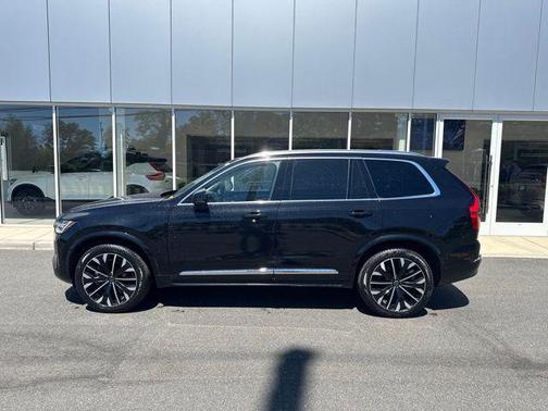 Onyx Black Metallic 2025 Volvo XC90 B6 Plus 7-Seater