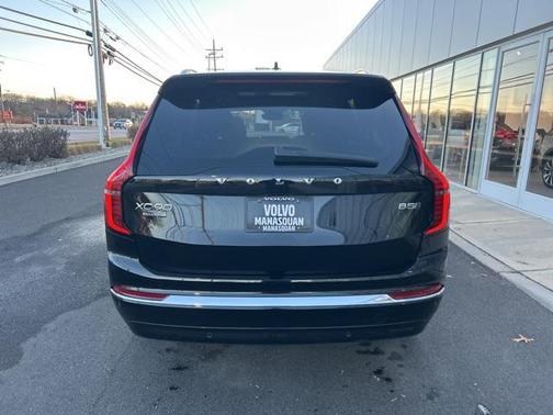 2025 Volvo XC90 B5 Plus 7-Seater