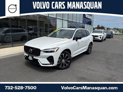 Crystal White Metallic 2025 Volvo XC60 B5 Plus