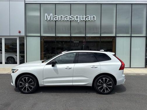 Crystal White Metallic 2025 Volvo XC60 B5 Plus