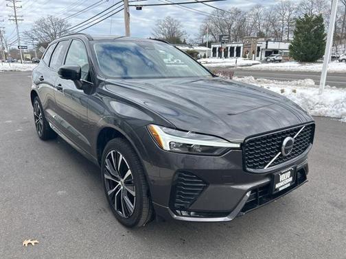 2025 Volvo XC60 B5 Plus