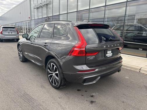 2025 Volvo XC60 B5 Plus