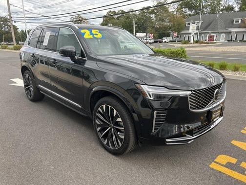 2025 Volvo XC90 B6 Plus 7-Seater