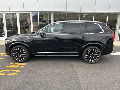 2025 Volvo XC90 B6 Plus 7-Seater