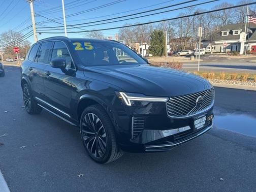 2025 Volvo XC90 B5 Plus 7-Seater