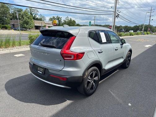 Vapour Grey Metallic 2025 Volvo XC40 B5 Core Bright Theme