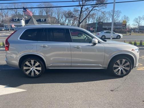 2024 Volvo XC90 B5 Plus Bright Theme