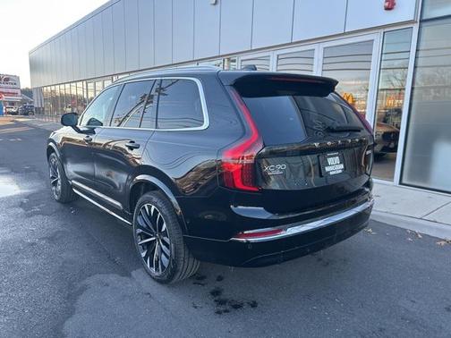 2025 Volvo XC90 B5 Plus 7-Seater