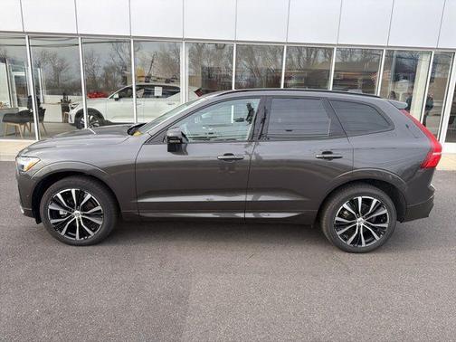 2025 Volvo XC60 B5 Plus