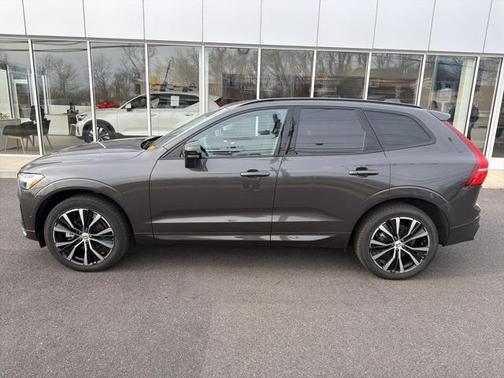 2025 Volvo XC60 B5 Plus