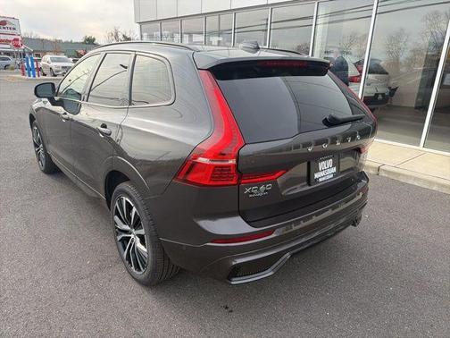 2025 Volvo XC60 B5 Plus