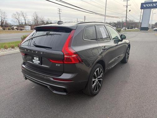 2025 Volvo XC60 B5 Plus