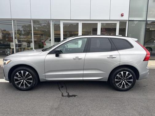 2025 Volvo XC60 Plus