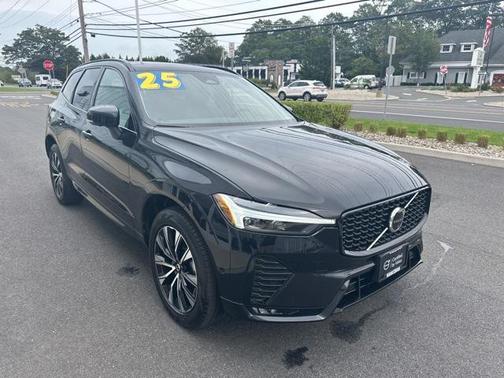 2025 Volvo XC60 B5 Plus