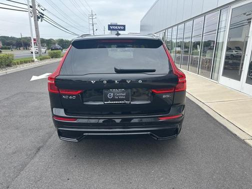 2025 Volvo XC60 B5 Plus