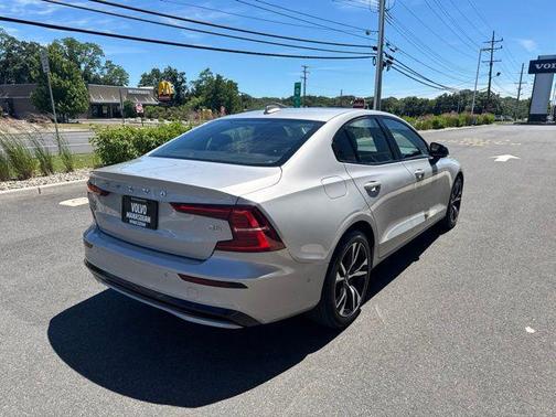 Silver 2024 Volvo S60 B5 Plus Dark Theme