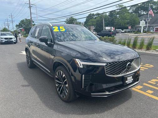 Onyx Black Metallic 2025 Volvo XC90 B6 Plus 7-Seater
