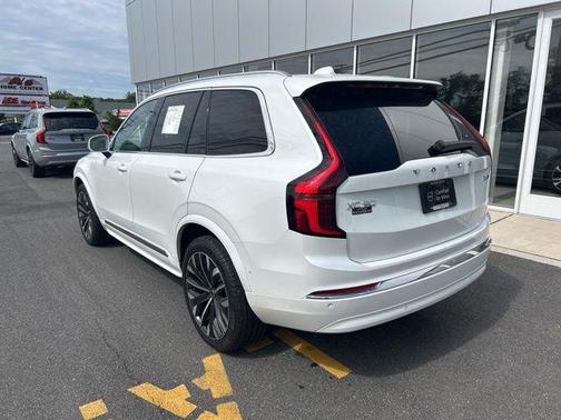 Crystal White Metallic 2025 Volvo XC90 B6 Plus 7-Seater