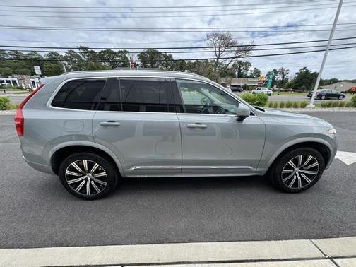 2025 Volvo XC90 B5 Core