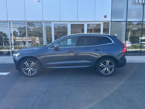 2021 Volvo XC60 T5 Momentum