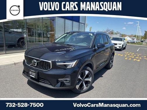 Onyx Black Metallic 2025 Volvo XC40 B5 Plus Bright Theme