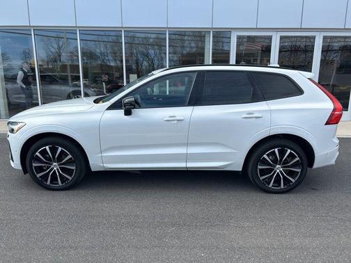 2025 Volvo XC60 B5 Plus