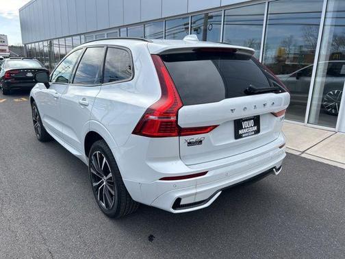 2025 Volvo XC60 B5 Plus