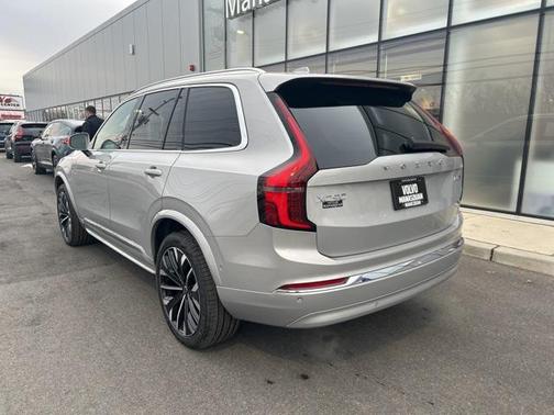 2025 Volvo XC90 B5 Plus 7-Seater
