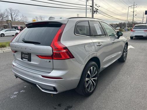 2025 Volvo XC60 B5 Plus