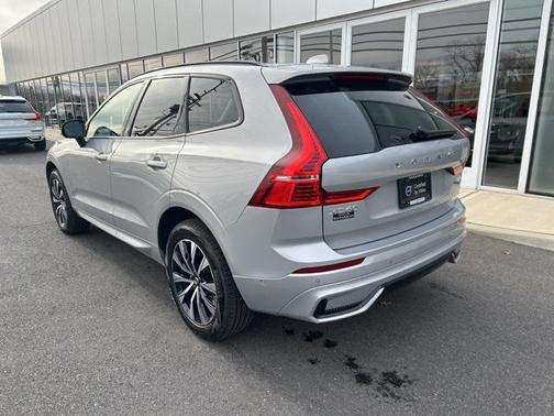 2025 Volvo XC60 B5 Plus