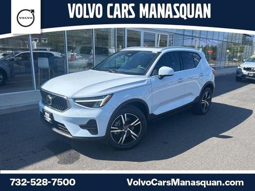 Cloud Blue 2025 Volvo XC40 B5 Core Bright Theme