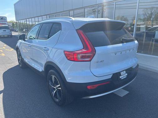 Cloud Blue 2025 Volvo XC40 B5 Core Bright Theme