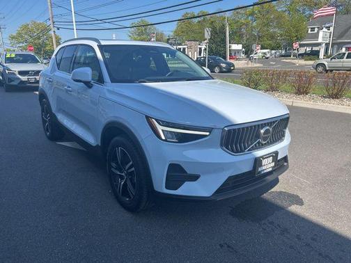 Cloud Blue 2025 Volvo XC40 B5 Core Bright Theme