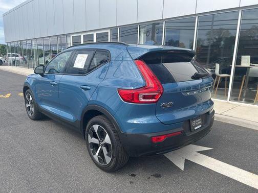 Fjord Blue Metallic 2025 Volvo XC40 B5 Plus Dark Theme