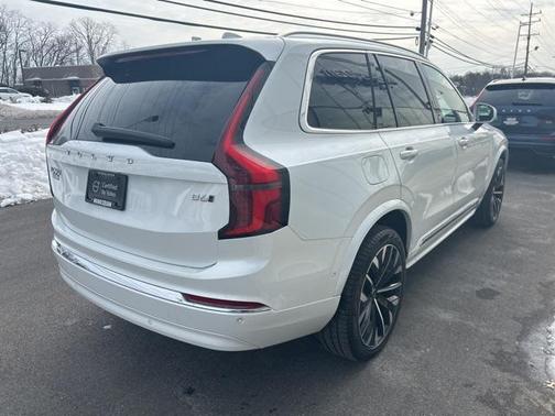 2025 Volvo XC90 B6 Plus 7-Seater