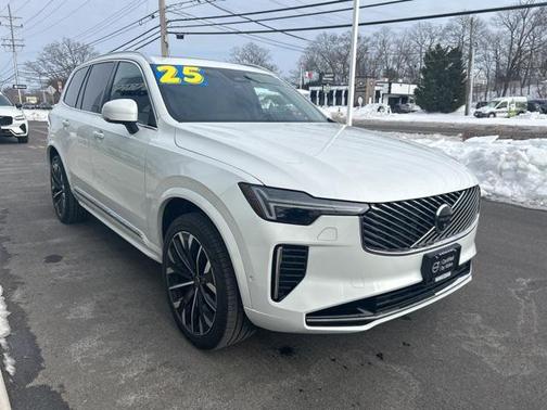 2025 Volvo XC90 B6 Plus 7-Seater