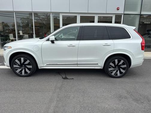 2024 Volvo XC90 Recharge Plug-In Hybrid T8 Ultimate Bright Theme 7-Seater