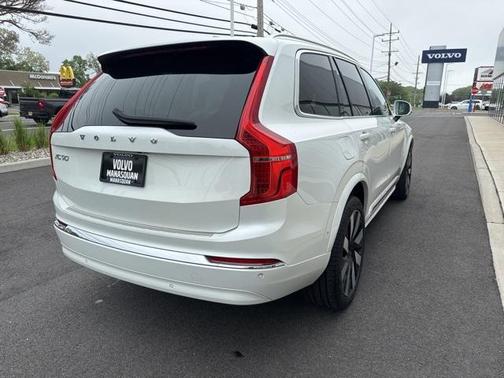 2024 Volvo XC90 Recharge Plug-In Hybrid T8 Ultimate Bright Theme 7-Seater