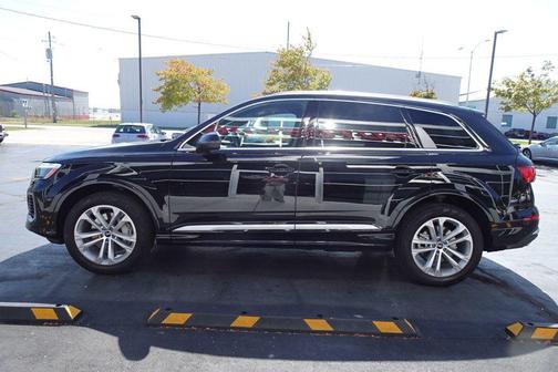 2025 Audi Q7 55 Premium Plus