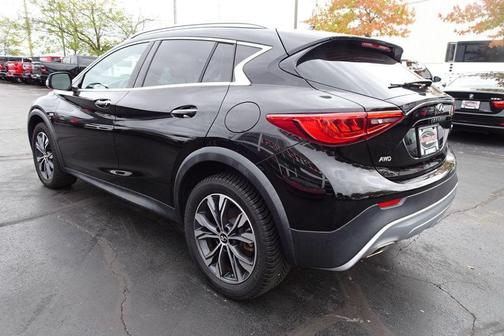 2018 INFINITI QX30 Luxury
