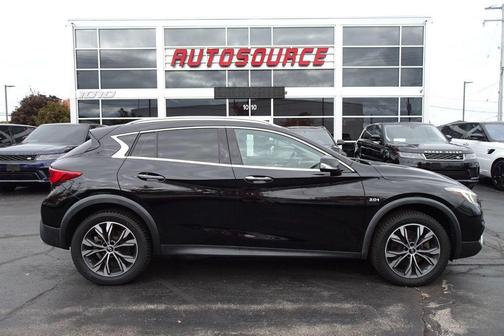2018 INFINITI QX30 Luxury