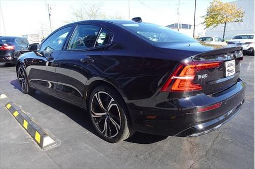 2025 Volvo S60 B5 Plus