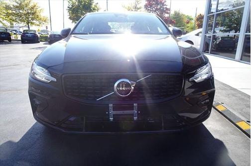 2025 Volvo S60 B5 Plus