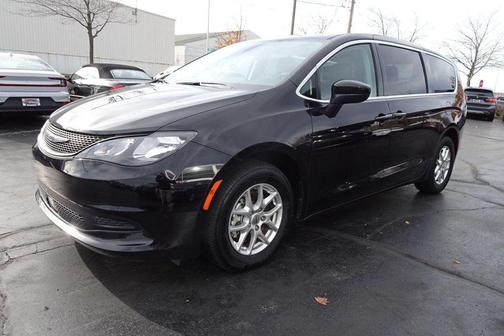 2024 Chrysler Voyager LX