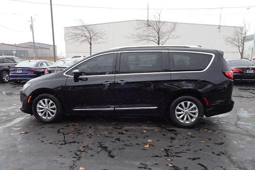 2018 Chrysler Pacifica Touring-L