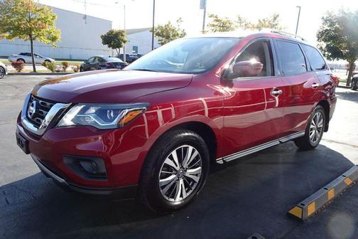 2018 Nissan Pathfinder SV