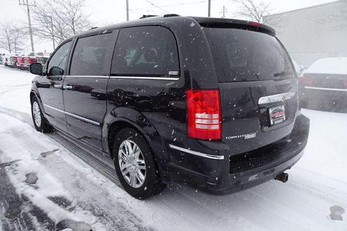 2008 Chrysler Town & Country Limited