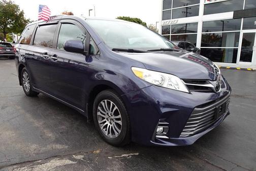 2018 Toyota Sienna XLE