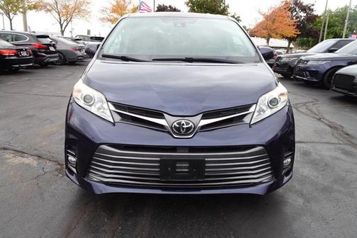 2018 Toyota Sienna XLE